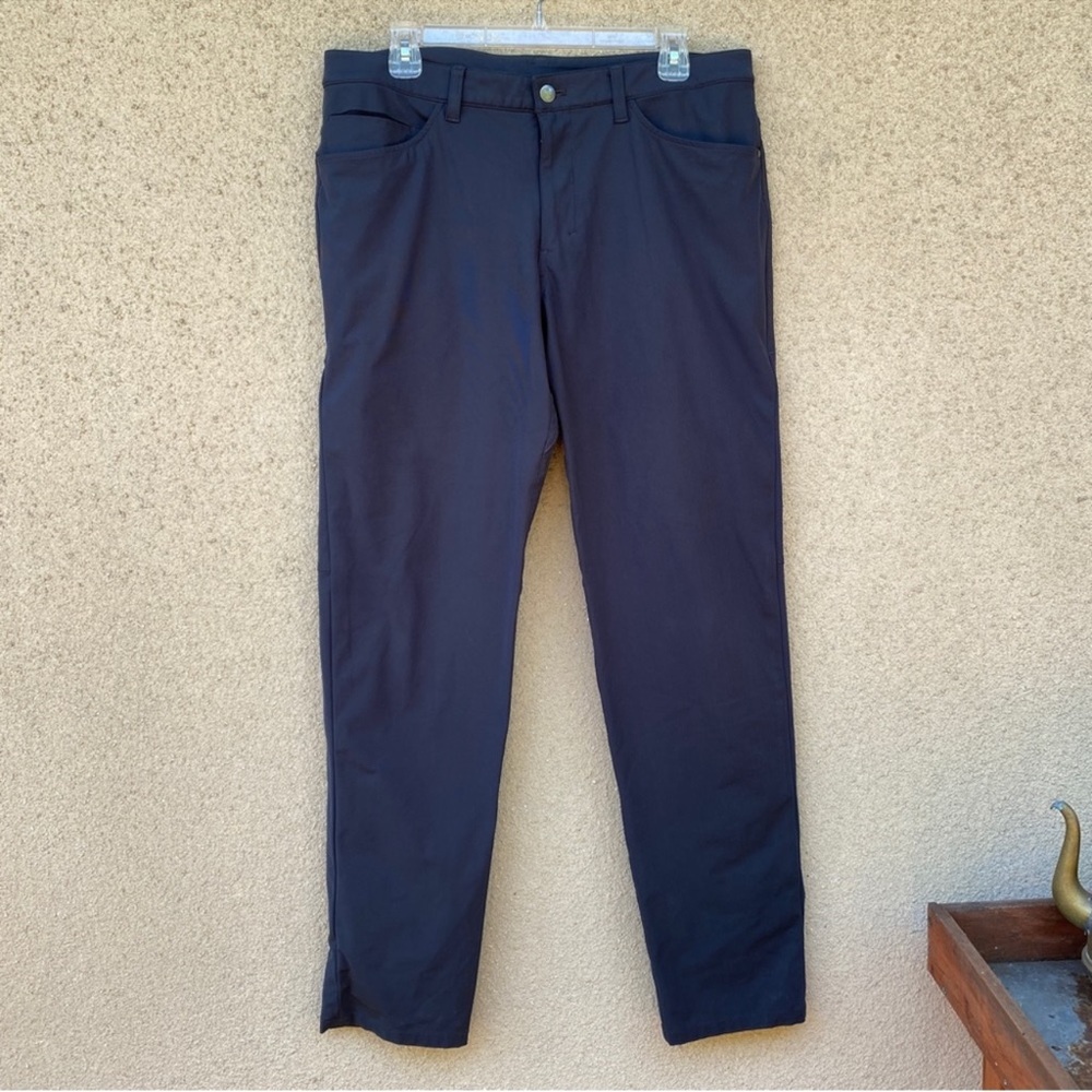 Lululemon Men’s commission pant